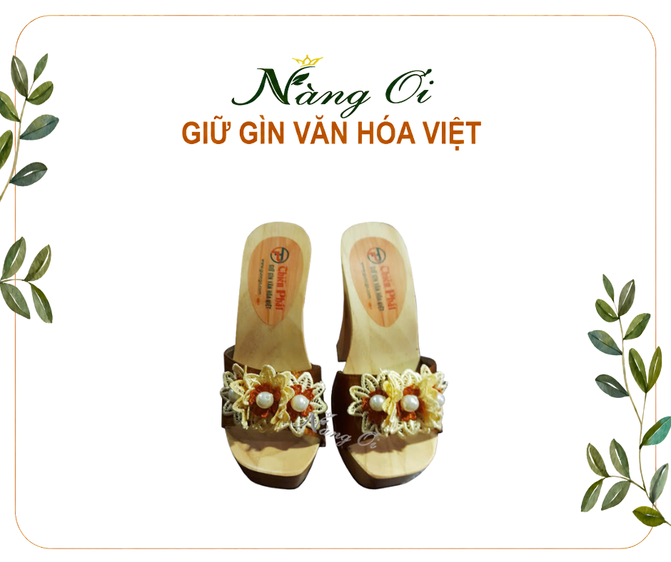 guốc mộc quai vạt màu vàng đính hoa trang trí 